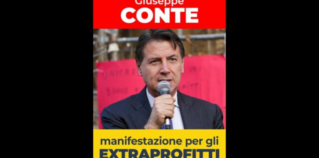 Giuseppe Conte a manifestare sotto il Ministero dell'Economia