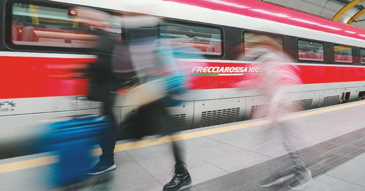 Alta velocità, rallentamenti e ritardi sulla linea Roma-Napoli per un problema tecnico. Poi riprende la regolare circolazione