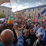 Tremila ad Assisi per la Marcia della Pace e della Fraternità, 300 bambini in testa. No a ogni aumento delle spese militari