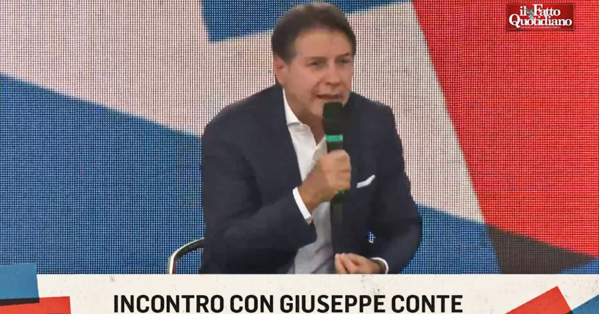 Conte alla festa del Fatto