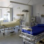 Contratti scaduti e paghe da fame, la sanità privata scoppia