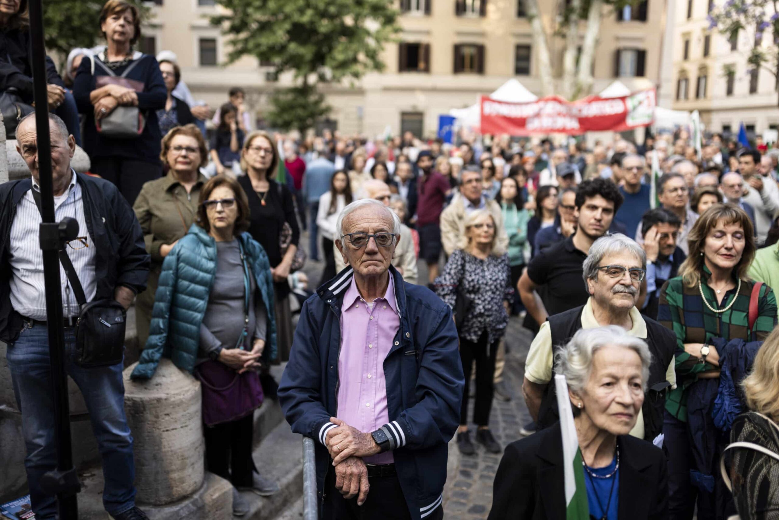 Duecento over 65 ogni 100 giovani: cronaca di un suicidio demografico