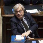 Insulti alla Pm, il centrodestra salva Sgarbi