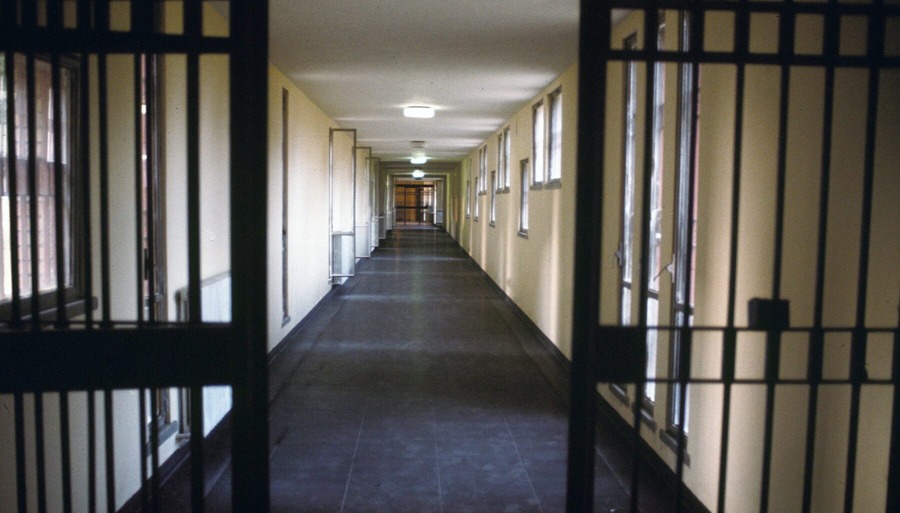 carceri minorili sovraffollate, rivolta nel penitenziario di Roma