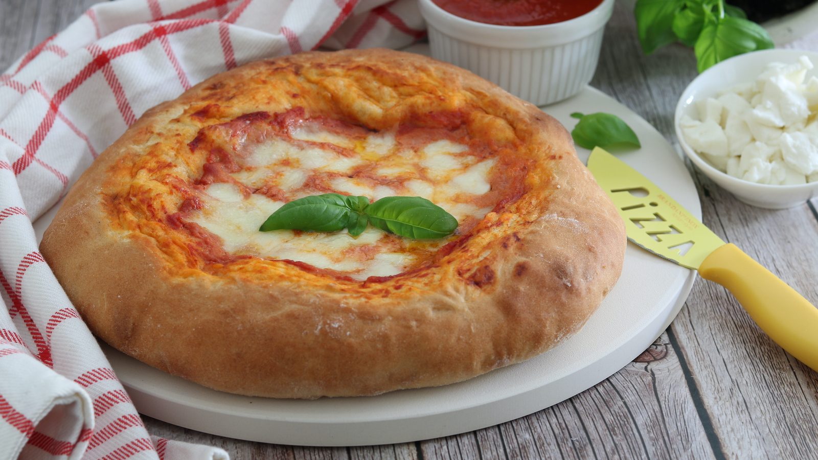 Pizza margherita: la ricetta classica