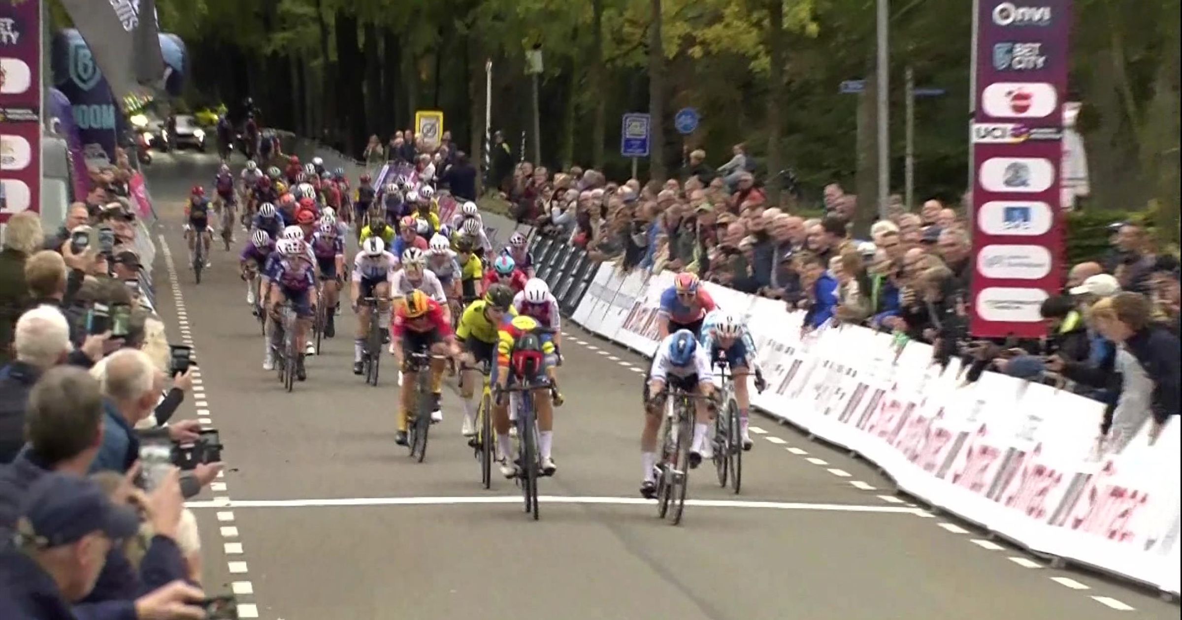 Simac Tour – Wiebes beffa Balsamo al fotofinish! Rivivi la volata tiratissima – Ciclismo su strada video