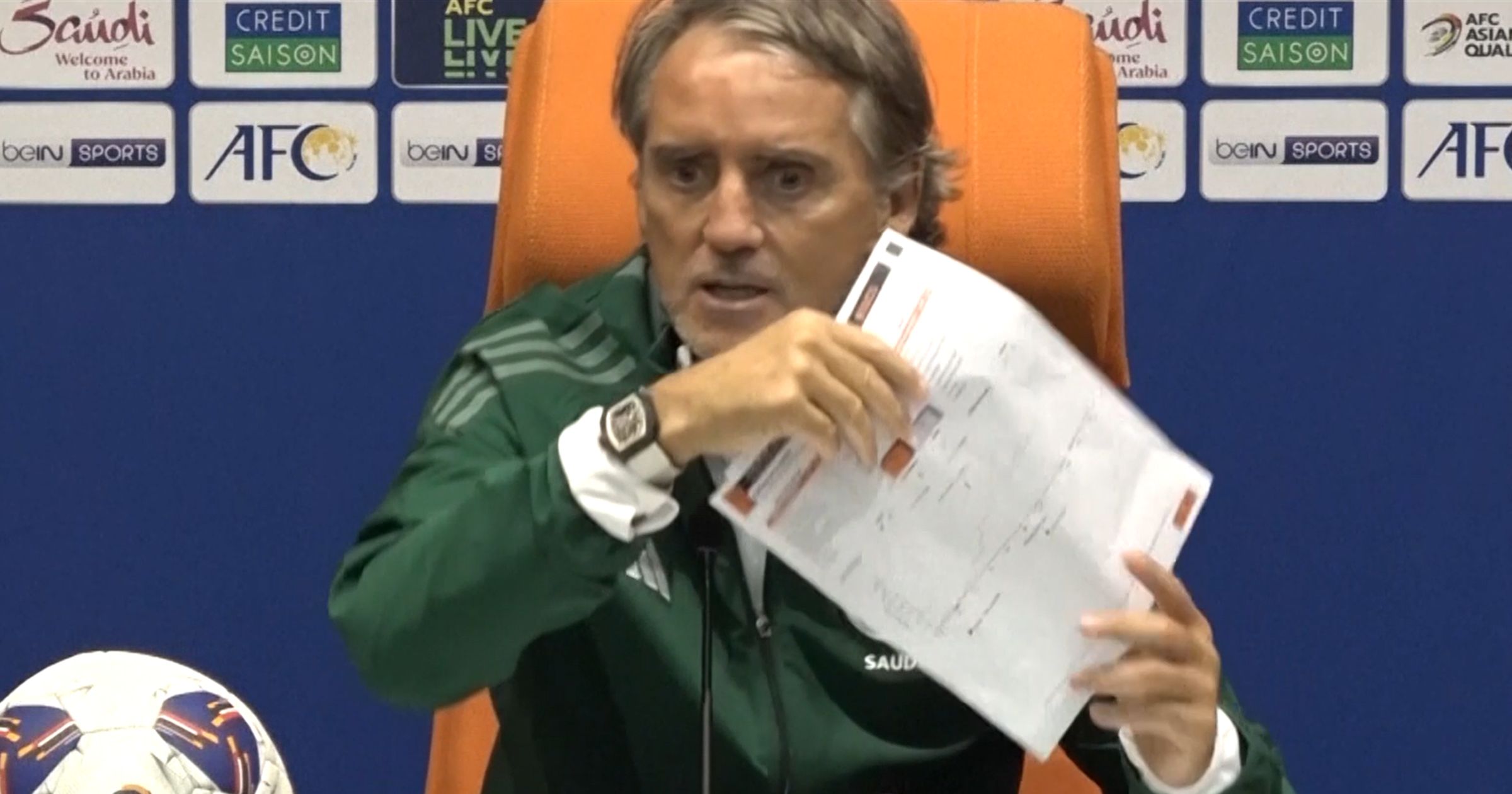 Arabia Saudita, lo sfogo di Roberto Mancini: “Qualche giornalista conosce il calcio meglio di me…” – Calcio video