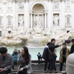 La Fontana di Trevi diventa a numero chiuso per il