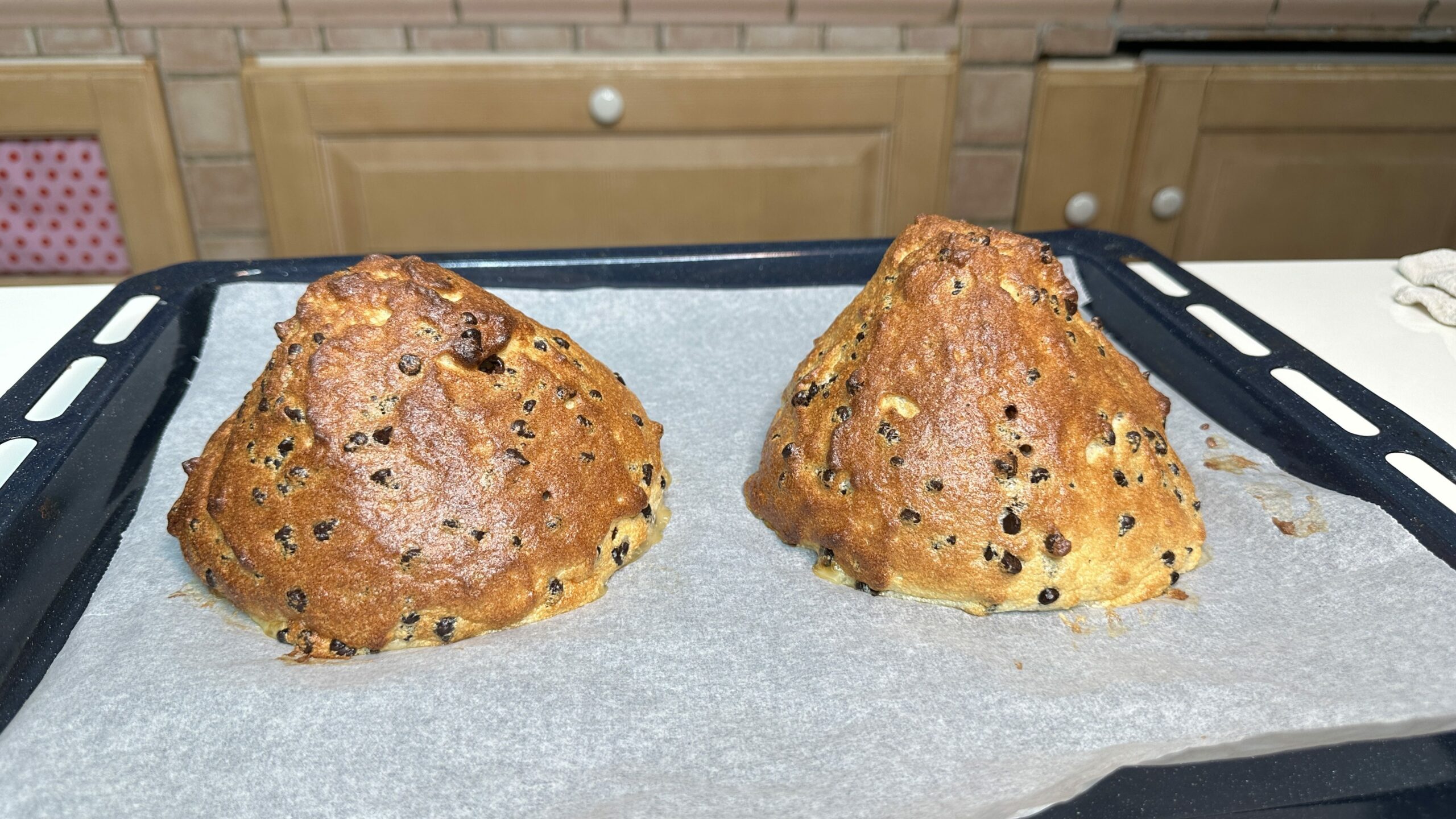 la ricetta del pane nuvola a base di albumi con gocce di cioccolato