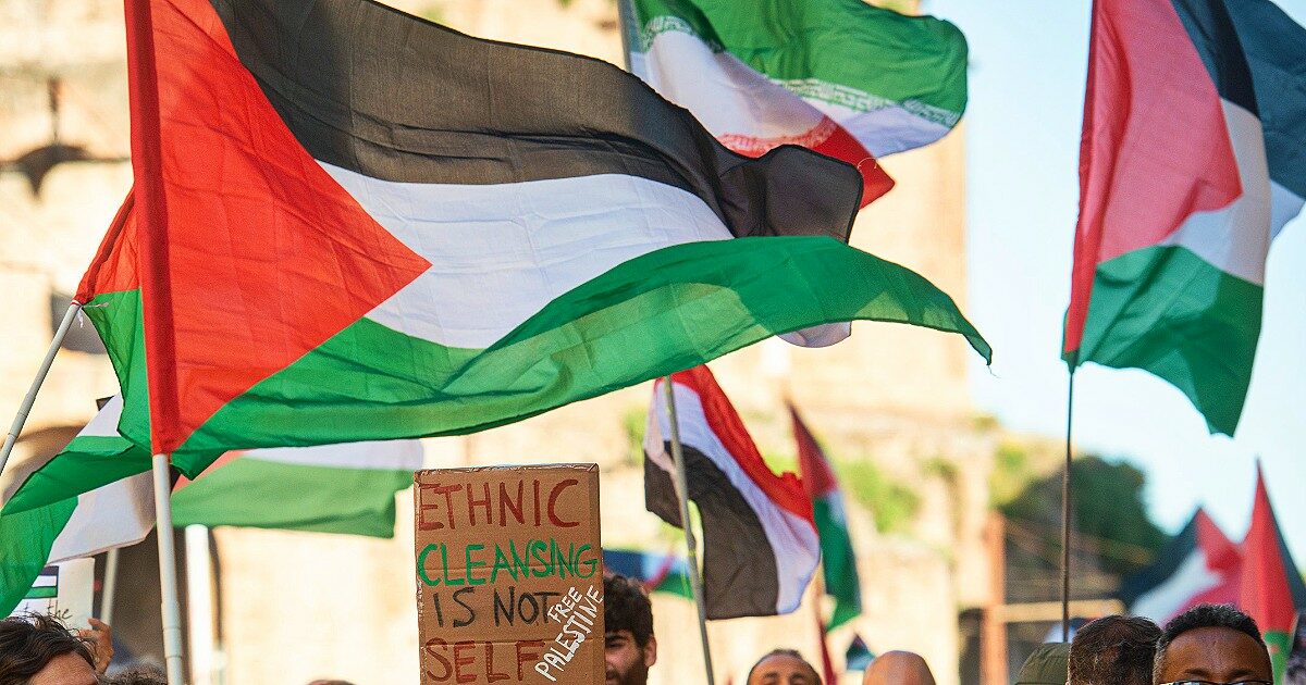 Tensione per la manifestazione pro Palestina a Roma: rafforzate le misure di sicurezza. Piantedosi: “Illegale, sarà gestita dalla polizia”