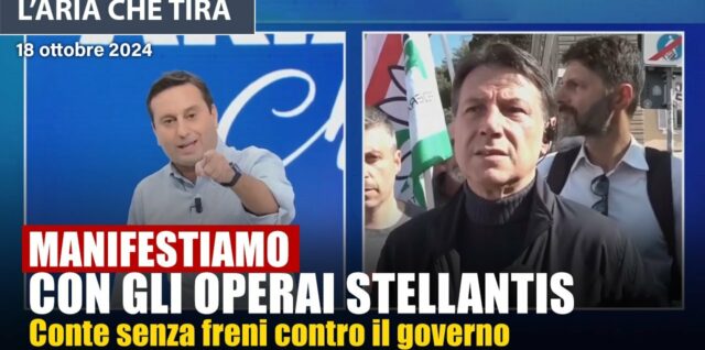 Giuseppe Conte alla manifestazione a Roma con gli operai Stellantis